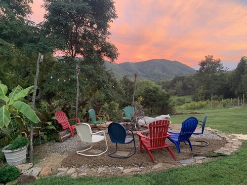 Breathtaking Mountainside Farm Resort -10 min to VA TECH, 20 to Aquatic Center