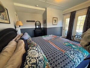 3 habitaciones, escritorio, tabla de planchar con plancha y wifi gratis 