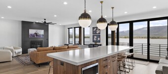 Luxury Lakefront Ski Home Close to 3 Epic Ski Resorts ⛷️