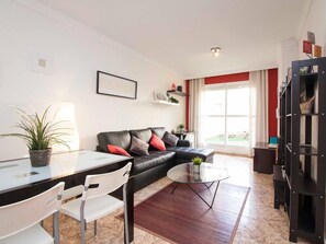 Smart TV - H2M Antigua Plaza de Toros with lovely patio (Málaga)