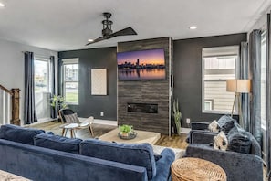 TV - Nashville Escape - Gorgeous Home Near Broadway (Nashville)