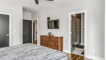 4 bedrooms, iron/ironing board, travel cot, WiFi