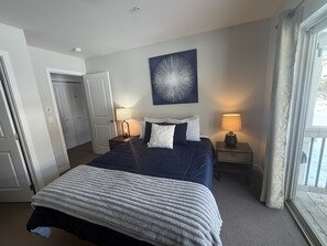 3 bedrooms, iron/ironing board, free Internet, bed sheets - Immaculate Condo Near Meadow Village | New Carpet, Mountain Views & Dog-Friendly (Big Sky)