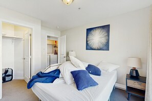 3 makuuhuonetta, silitysrauta/-lauta, ilmainen internet, vuodevaatteet