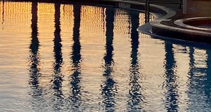 CORNER UNIT 3rd floor Beachfront~Panoramic View~walk to Pier Park King BR +Bunks