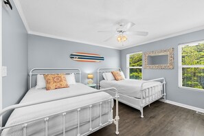 2 bedrooms, iron/ironing board, free WiFi, bed sheets - FANTASTIC 2/2.5 TOWNHOME ON 30A!! SLEEPS 7!! WALKING DISTANCE TO GULF PLACE! (Santa Rosa Beach)