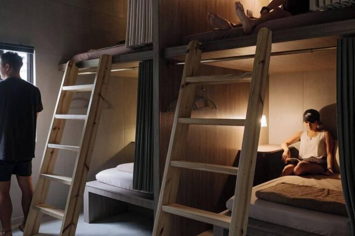 Desk, laptop workspace, free WiFi, bed sheets