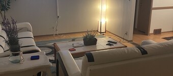 House in a quiet neighborhood 13 mins from downtown, airport and mall of america