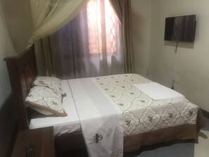 2 quartos, ferros/tábuas de passar roupa, Wi-Fi, roupa de cama