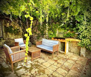 Property grounds - Pomegranate Gite Sleeps 4 with Pool (Eymet)