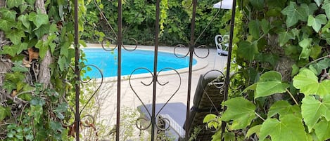 Enceinte de lâhĂ©bergement