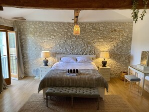 5 chambres, fer et planche Ă repasser, Wi-Fi, draps fournis