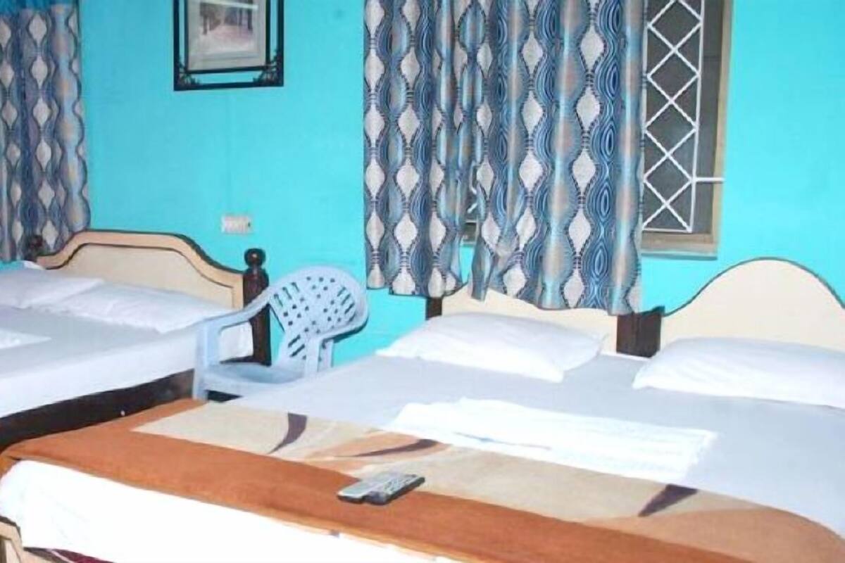 Egyptian cotton sheets, premium bedding, iron/ironing board, free WiFi