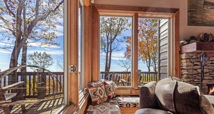 Enjoy mountain views, cook out on the Weber grill & relax! - Canoe Believe It