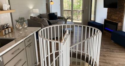 Sip Coffee on the Wraparound Deck with Treetop Views - Chalet 40