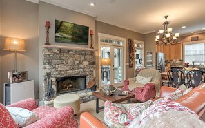 TV, fireplace, table tennis - Soak in the Hot Tub, Sip Wine Fireside & Play Golf - Deer Valley (Jasper)