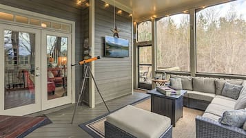 TV, fireplace, table tennis