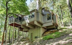 Exterior - Laughing Fox - Treehouse Vibes, Firelit Moments, Movie Nights, Golf & Trails (Dawsonville)