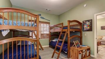 4 bedrooms, iron/ironing board, free WiFi, bed sheets