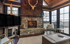 TV, fireplace