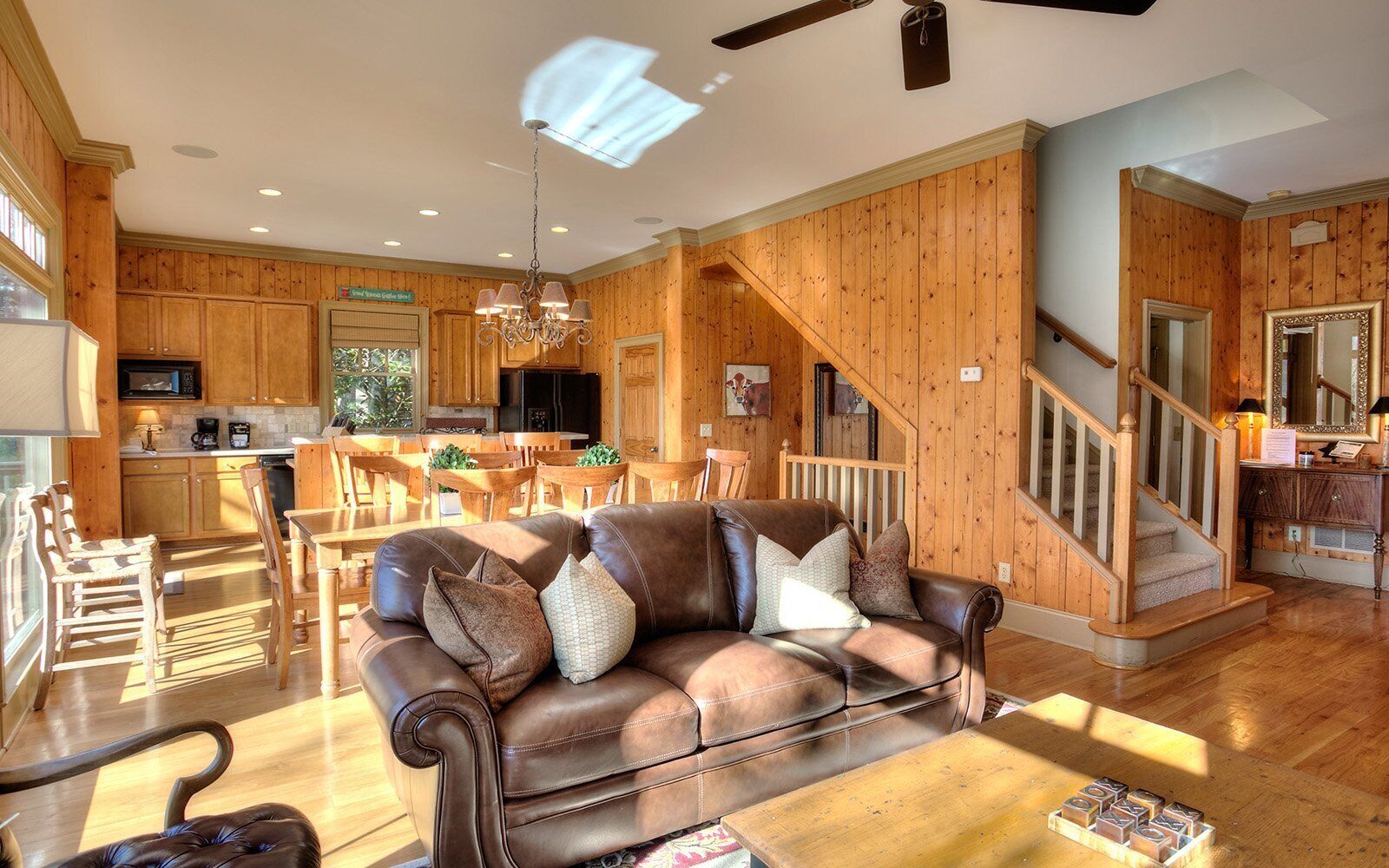 電視、壁爐、遊戲機、DVD 播放機