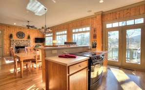 Fridge, microwave, oven, stovetop - Paradise Retreat - Sip Cocktails by Lake Disharoon, Play Golf & Swim Year-Round (Jasper)