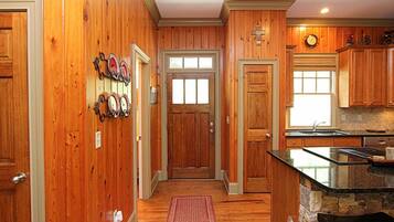 Køleskab, ovn, kogeplade, opvaskemaskine