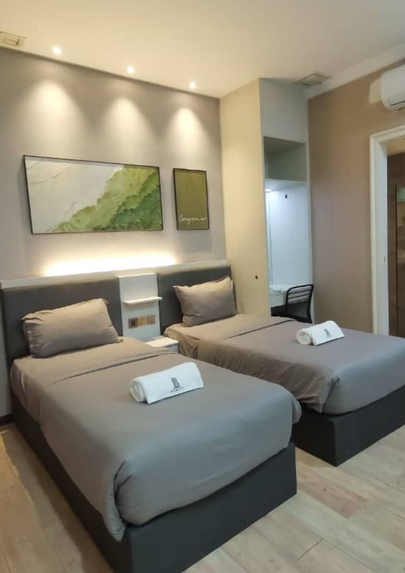 مكواة/لوح كي وواي فاي مجانًا