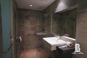 免费洗浴用品、吹风机