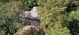 Wine Down Cottage - Mountain Views, Sip Wine Fireside, Watch Netflix & Play Golf