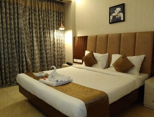 Egyptian cotton sheets, premium bedding, iron/ironing board, free WiFi