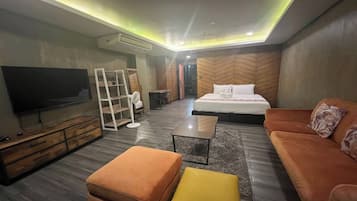 Suite | 1 bedroom, minibar, desk, free WiFi