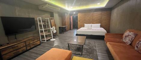 Suite | Minibar, skrivebord, wi-fi (inkludert) og sengetøy