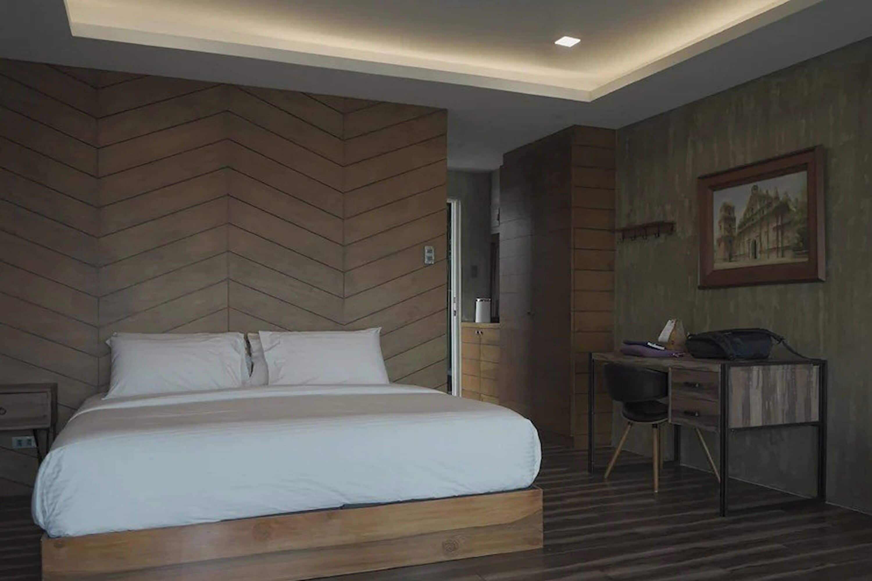 Suite | Minibar, desk, free WiFi, bed sheets