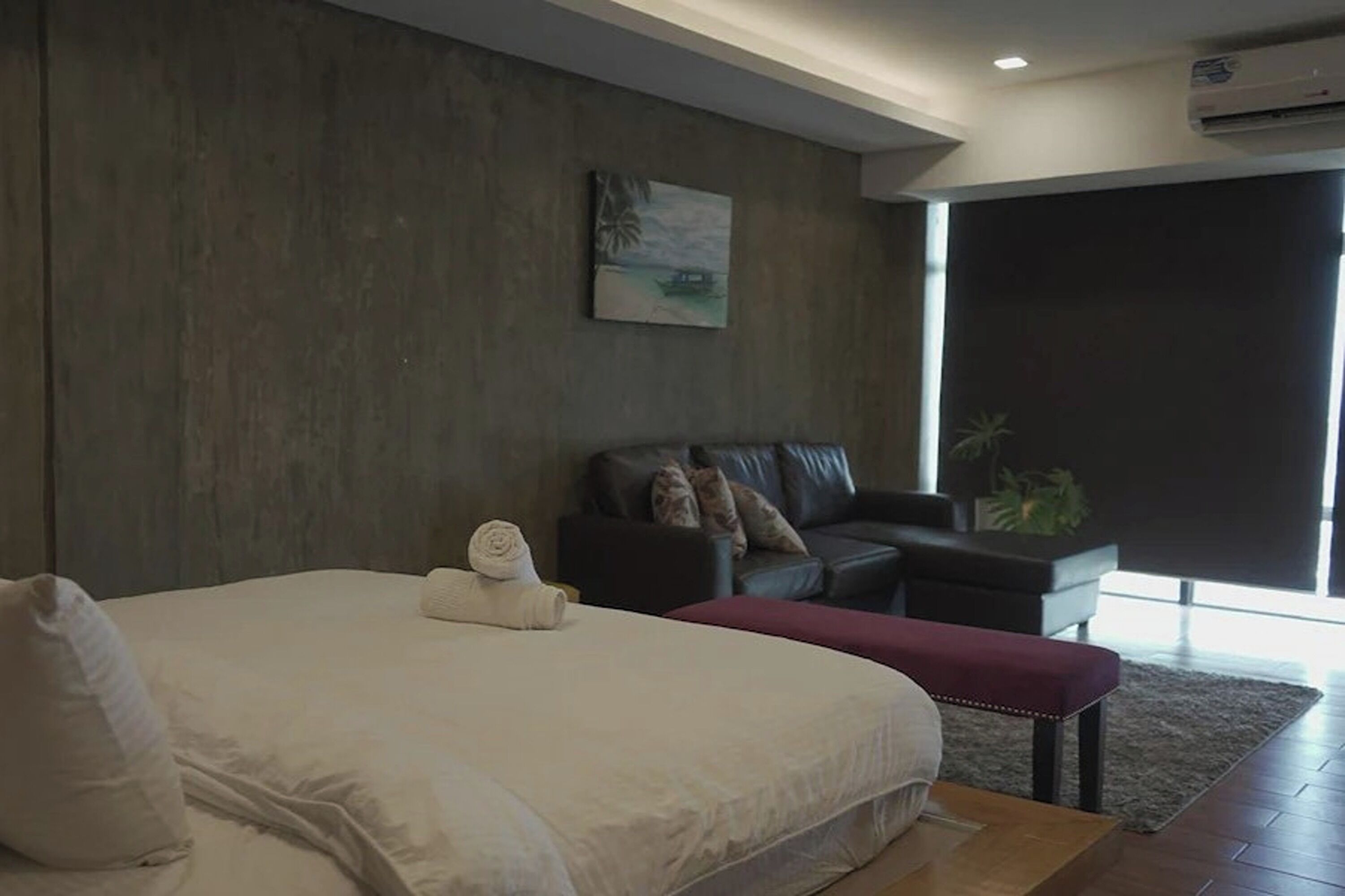 Minibar, bureau, Wi-Fi gratuit, draps fournis