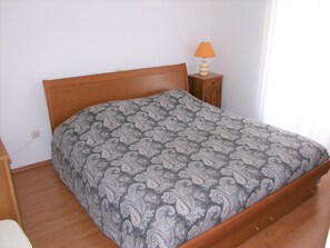 1 bedroom, free WiFi, bed sheets