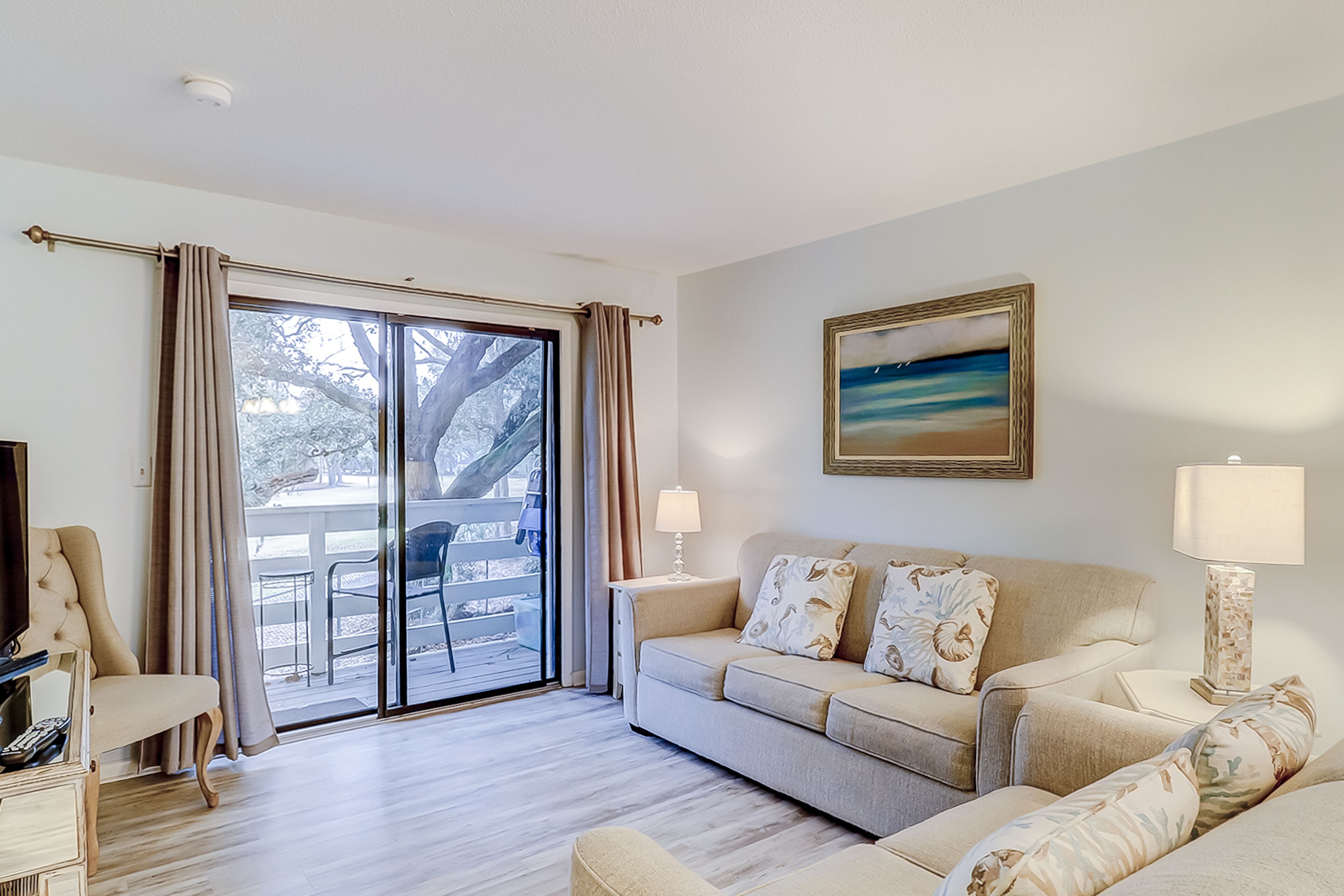 Coastal Condo with Pool, Hot Tub, Tennis, Fast WiFi, AC, & W/D - Near the Beach