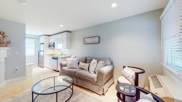 Televisión y chimenea