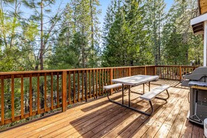 Outdoor dining - Dog-Friendly Home with Large Deck, Wood Stove, & WiFi (Dorrington)