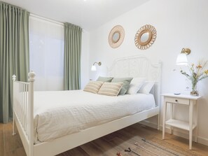 3 chambres, fer et planche à repasser, accès Internet, draps fournis
