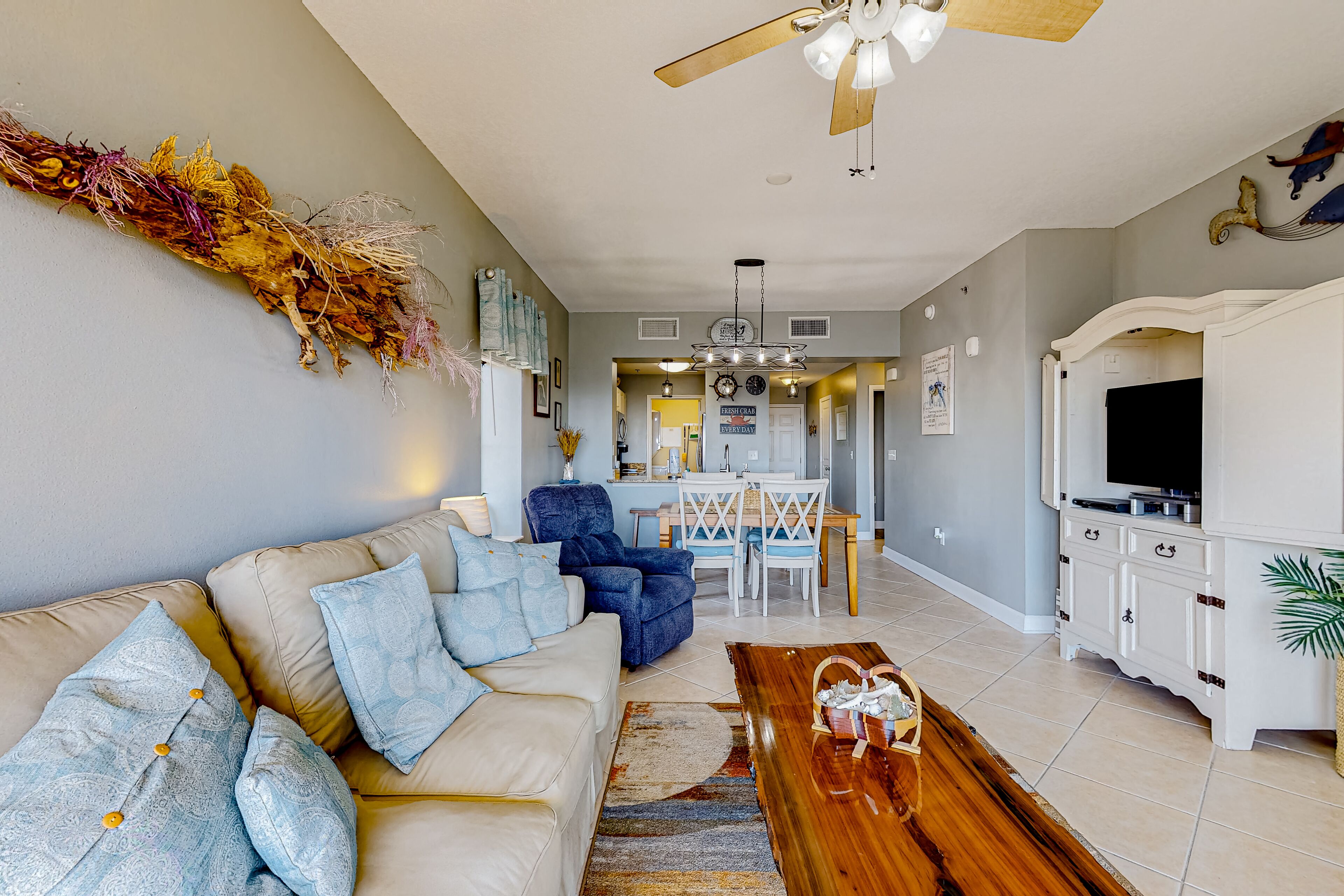 4th-floor canal view condo with balcony, pool/hot tub access, washer/dryer & AC