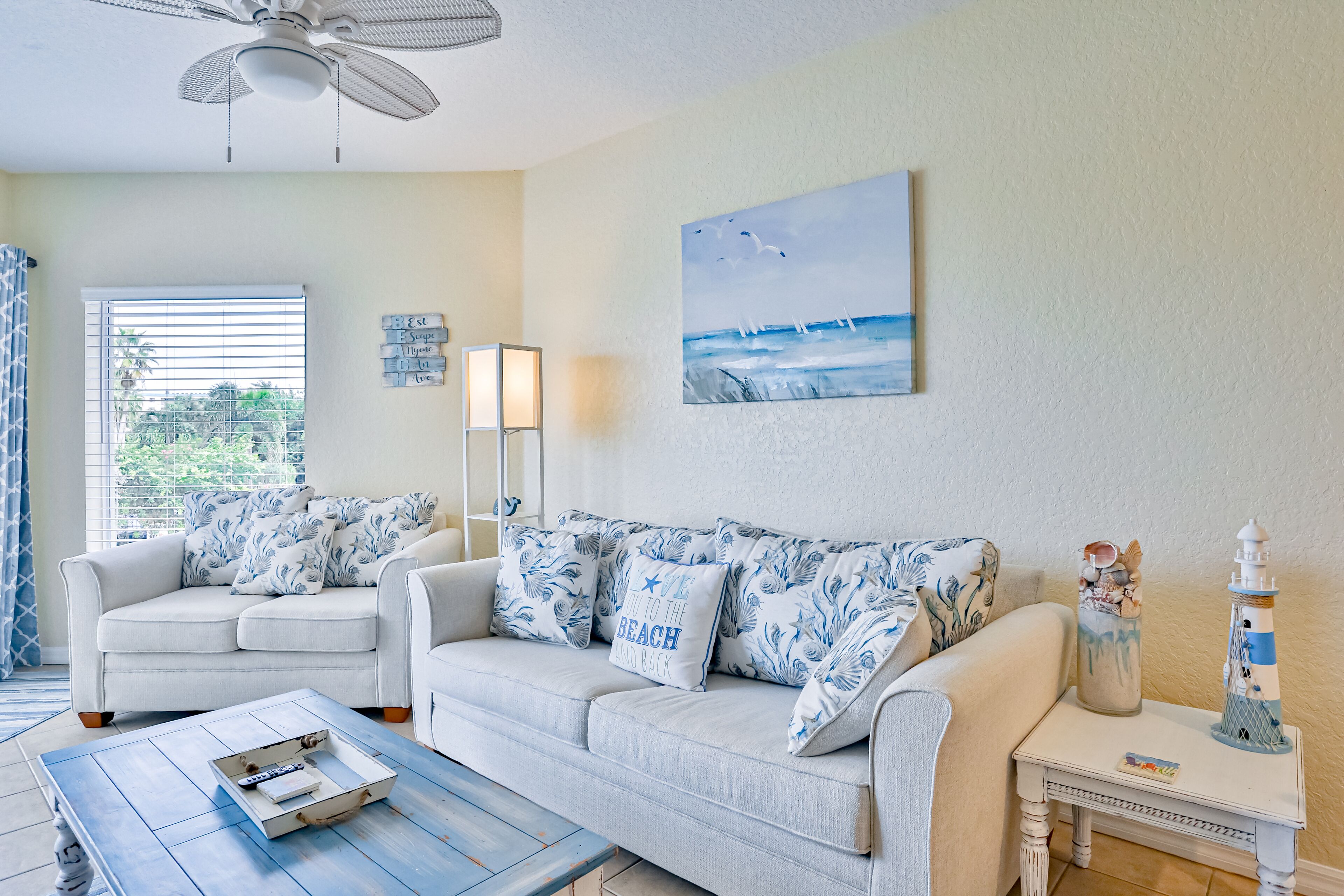 Beachfront condo with WiFi, pool, hot tub, and ocean view