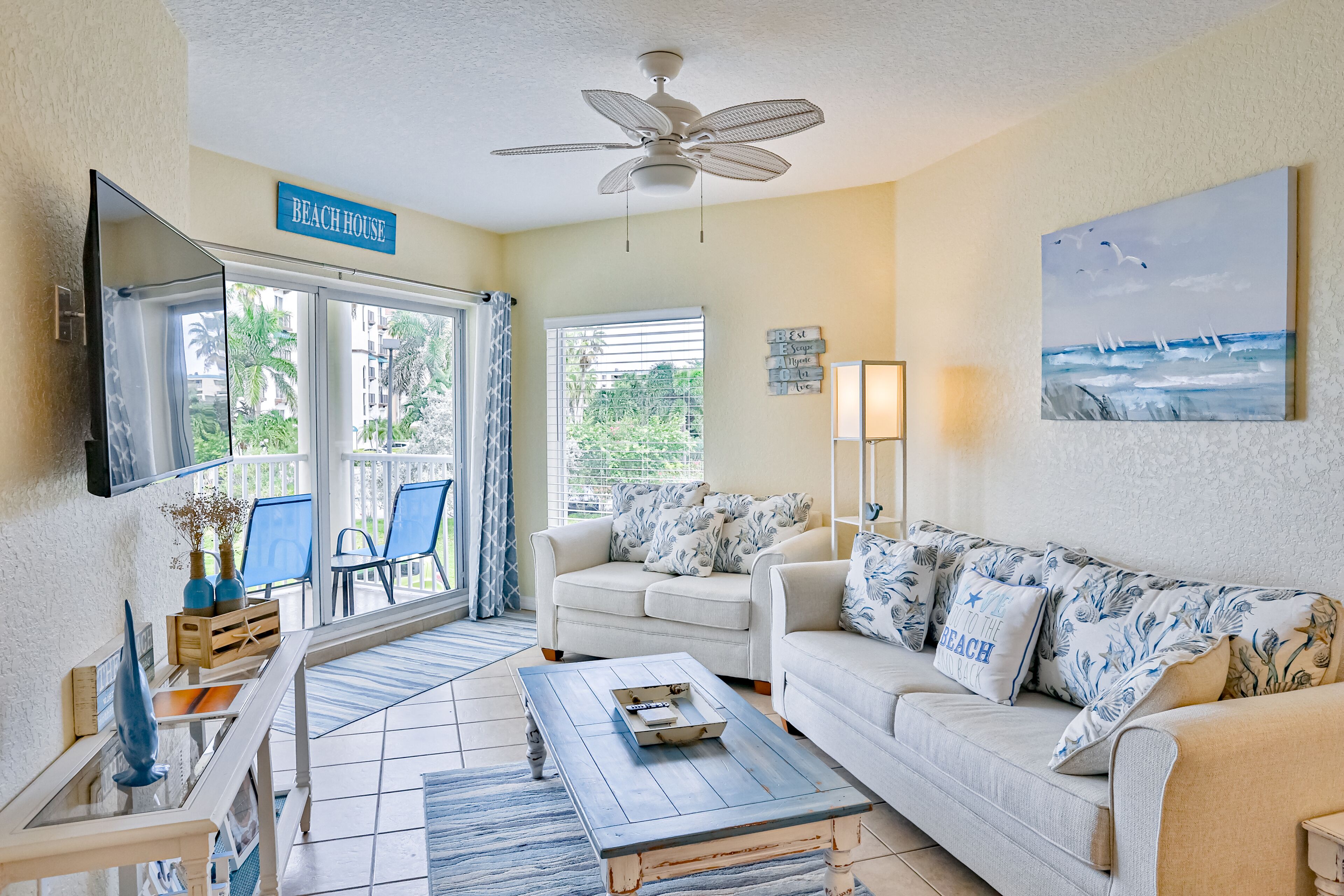 Beachfront condo with WiFi, pool, hot tub, and ocean view