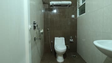 Deluxe Double Room | Bathroom
