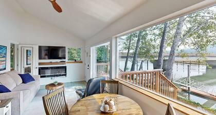 Waterfront Oasis on the Nehalem River with Free WiFi & Dock - Dog Friendly