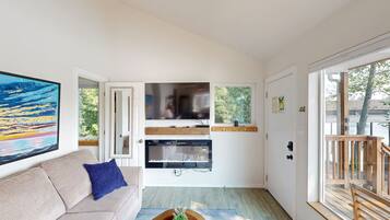 TV, fireplace, streaming services