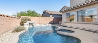 Well-located home with private pool, AC, fast WiFi & W/D - great for snowbirds