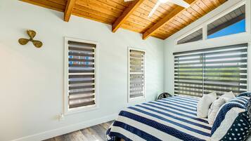 2 bedrooms, iron/ironing board, internet, bed sheets