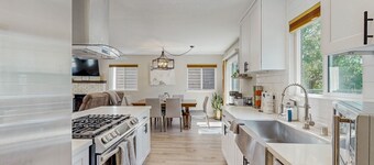 Two-story home w/enclosed yard, patio, gas fireplace, washer/dryer, & fast WiFi