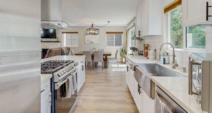 Two-story home w/enclosed yard, patio, gas fireplace, washer/dryer, & fast WiFi